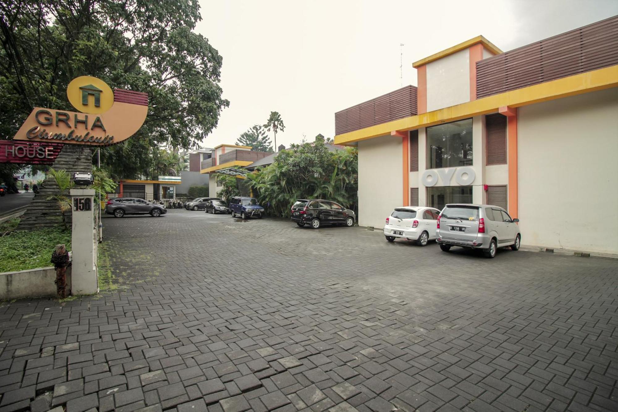 Collection O 295 Grha Ciumbuleuit Guest House Bandung Ngoại thất bức ảnh