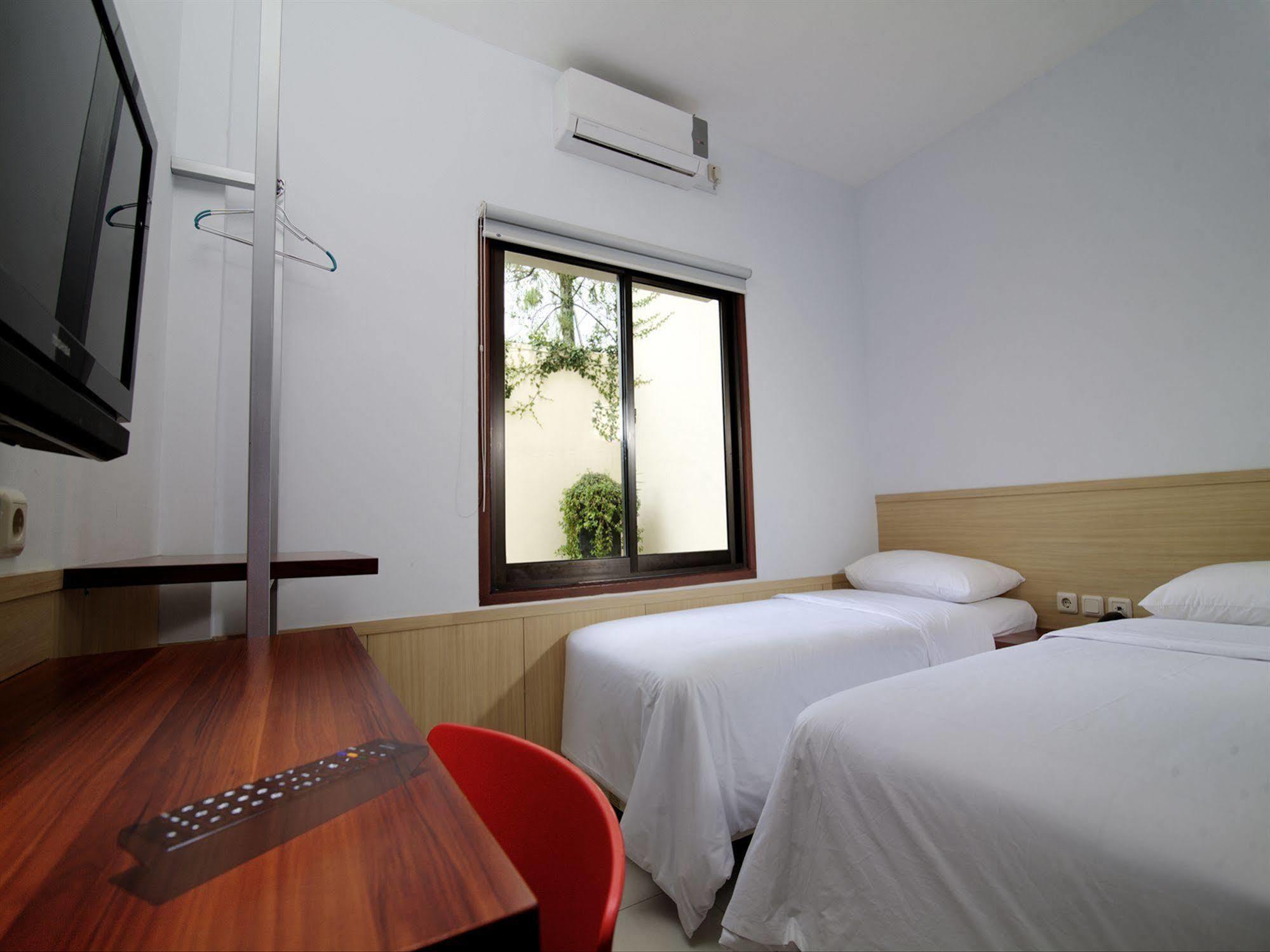 Collection O 295 Grha Ciumbuleuit Guest House Bandung Ngoại thất bức ảnh